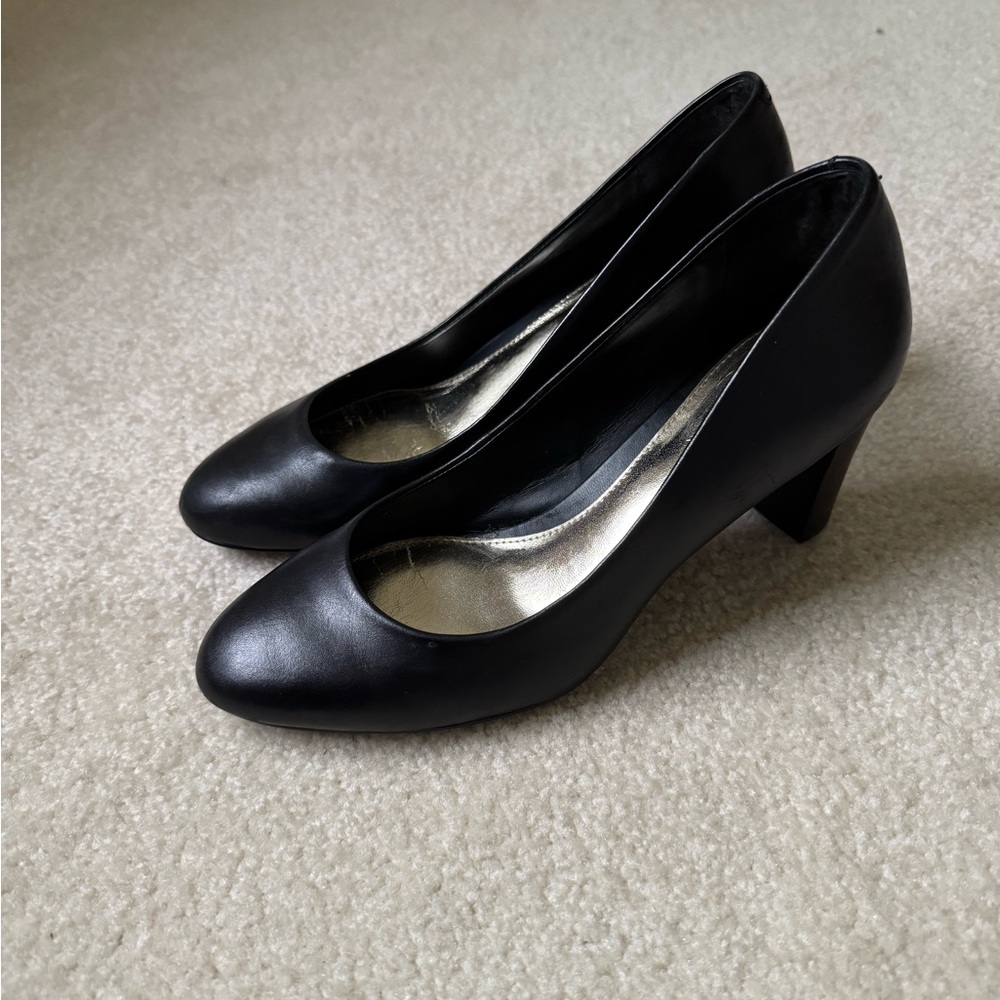 Elegant Black Medium Heel Shoes